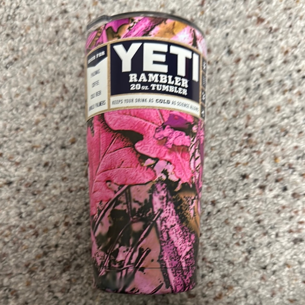 YETI Rambler 20 oz Tumbler - Pink and Brown Camo